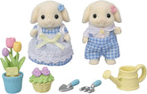 Sylvanian Families - 5736 Blumen- und Garten-Spielset mit Figuren - Figuren für Puppenhaus