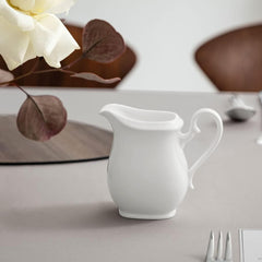 Villeroy & Boch Royal Milk Jug, ulcior mic de lapte cu design simplu, fabricat din porțelan premium de înaltă calitate, lavabil în mașina de spălat vase, 250 ml