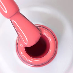 Oja UV alessandro Striplac Coral Sunshine – Delicată și de lungă durată – Îndepărtare ușoară datorită tehnologiei de îndepărtare – Vegană și cruelty-free – 8 ml