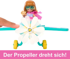Barbie Chelsea Flugzeug Puppe und Spielset - Pilotenpuppe, Flugzeug, Hündchen und Zubehör für Geschichtenerzählen, rollende Räder und blumenförmiger Propeller, ab 3 Jahren, HTK38