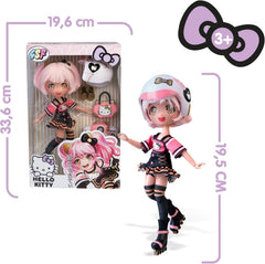 4SF - Golden Diva Roller, Japanische Fashion Puppe im Rollschuh-Look, Figur von 19,5 cm mit 15 Gelenkpunkten, Inklusive Helm, Tasche, Musikzubehör und Stiefel, Famosa (HKTF1000)