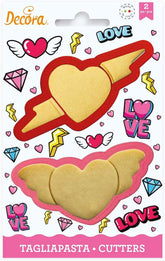 0255063 Forme de biscuiți din plastic Love, 2 bucăți, asortate