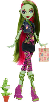 Monster High Gruselige Reproduktion der ursprünglichen Puppe, Venus McFlytrap Sammelfigur-Nachbildung mit Puppenständer, Tagebuch und Haustier, JHK58