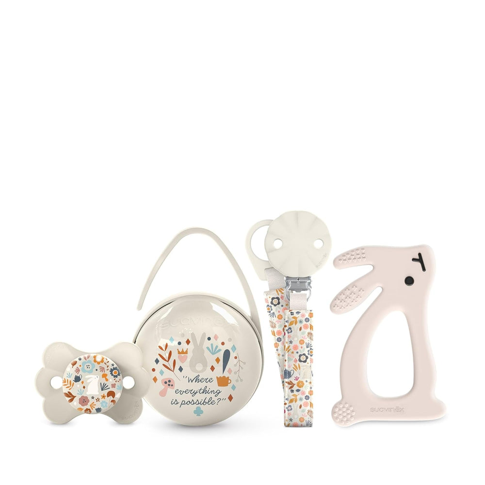 Set cadou Suavinex pentru nou-născuți. Set cu 4 piese, inclusiv: suzetă Physiological SX Pro pentru bebeluși 0-6 luni + suport pentru suzetă + husă pentru suzetă Duo + inel de dentiție din silicon. Wonderland, bej