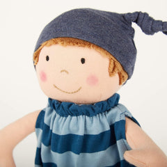 SIGIKID 39651 Puppe Brenda Bilipup, Stoffpuppe mit Kleidchen zum An- und Ausziehen, Kuschelpuppe, Einschlafhilfe, spielen, schmusen, für Babys & Kinder ab 6 Monaten, Blau 24 cm
