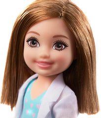 Barbie Chelsea Karriere-Spielset mit brünetter Chelsea-Puppe als Ärztin (ca. 15cm), Klemmbrett, EKG-Lesegerät, Pflaster, 2medizinischen Geräten, Teddybär, tolles Geschenk für Kinder ab 3Jahren, GTN88