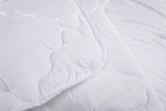 V.I.P. Very Important Pillow Plapumă de puf pentru iarnă, aprobată clasa 1, 100% poliester, silicon, cartonată, 155 X 205 cm, mărimea 300, alb Plapumi si pilote Naty Shop