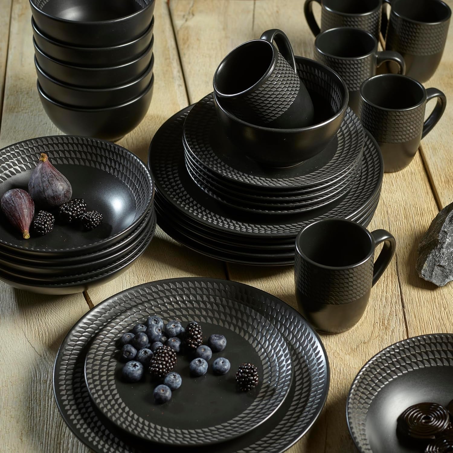 ECHTWERK 30-Teiliges Vintage Kombiservice "Blackstyle" Modern-Design, Für 6 Personen, Geschirrset Aus Steingut Mit 6 X Speiseteller, 6 X Beilagenteller, 6 X Schüssel, 6 X Teetassen, 6 X Suppenteller Tableware Sets Naty Shop