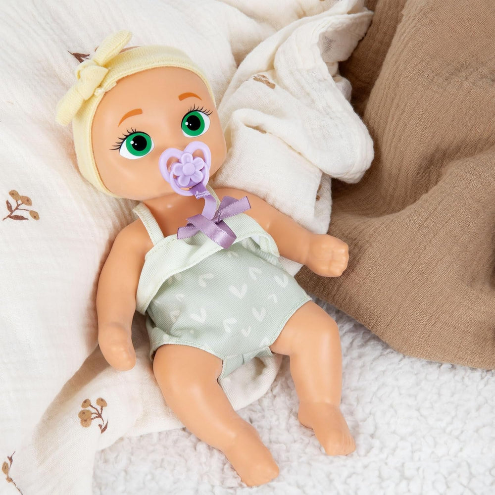 BE LOVED BABIES Minis Adri, in eine Mini-Größe, lebensechte Puppe, weiche Haut und enthält einen Schnuller und eine Flasche, komplett beweglich, Spielzeug für Kinder ab 18 Monaten