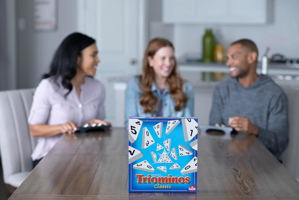 Goliath - Triominos Classic - Beliebtes Brettspiel für Jugendliche und Erwachsene ab 6 Jahren - Familienspaß und Partyspiel für 2-4 Spieler - Mit Taktiken und Strategien für Kinder und Erwachsene
