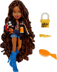 Bratz Goin' Out! Doll - Sasha - 1 Sammlerpuppe mit Accessoires, einem Outfit, einer Handtasche, einer Sonnenbrille und einer Bürste - Kinderspielzeug - ab 6 Jahren, Orange, Black