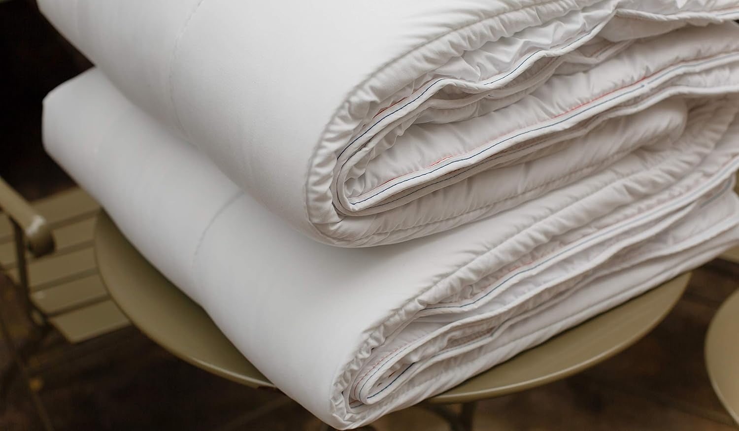 COLAS NORMAND – Umweltfreundliche Steppdecke – warm – 240 x 220 cm – Umschlag und Füllung aus recycelten Flaschen – weich, seidig und bequem – sorgfältige Herstellung. Steppdecken und Steppdecken Naty Shop