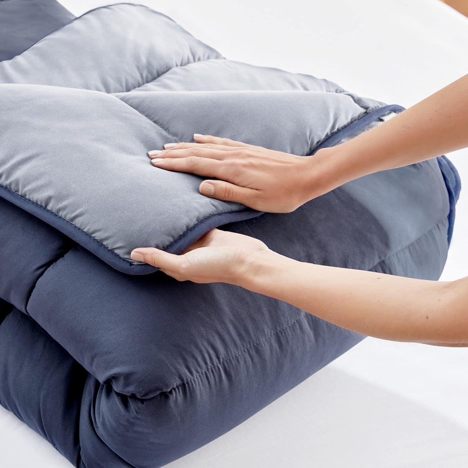 Pikolin Home - Plapumă reversibilă 300 G - Umplutură nordică bicoloră - Pentru pat 90 - confortabilă, caldă, respirabilă, albastru marin, 140 X 200 cm Plapumi si pilote Naty Shop