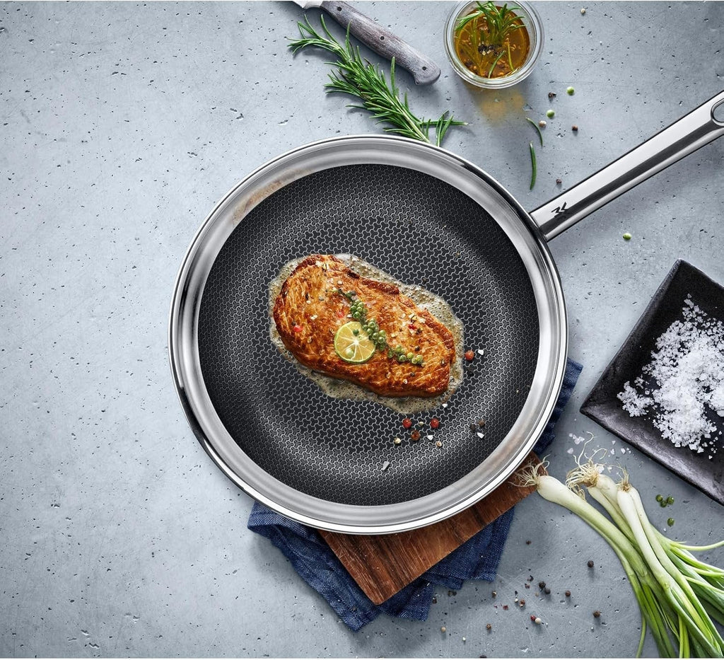 WMF Profi Resist tigaie inducție 24 cm, material cu acoperire multistrat, structură în formă de fagure de miere, mâner din oțel inoxidabil, rezistentă la cuptor Oale si Tigai Naty Shop