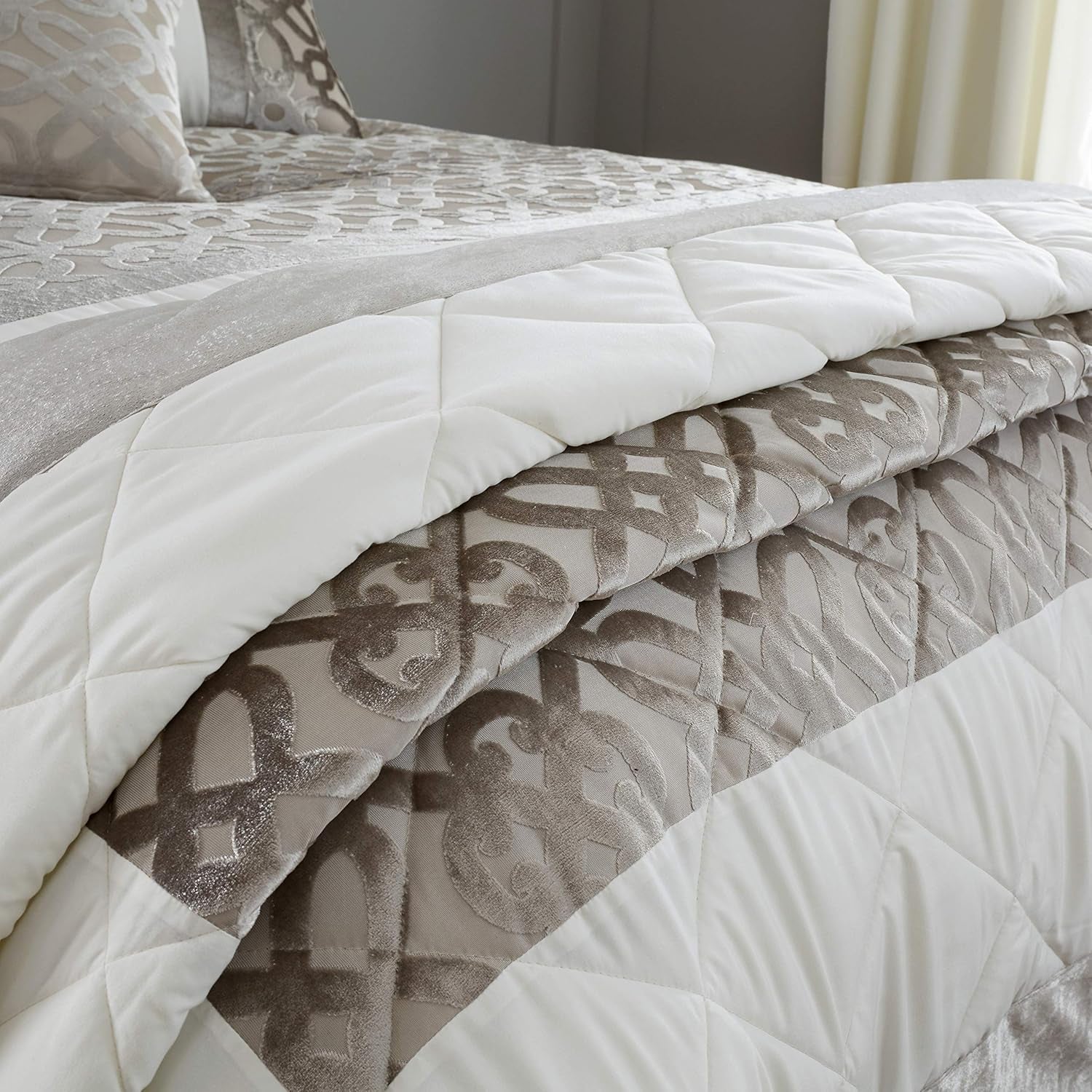 Catherine Lansfield Lattice Cut Velvet, Natural, cuvertură de pat - 220X230Cm Paturi si Cuverturi Catherine Lansfield