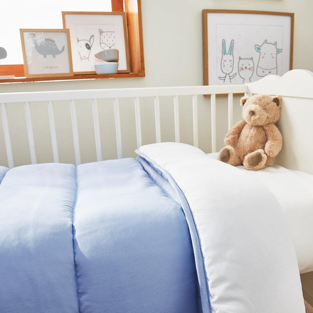 Pikolin Home - Wendedecke 300 G - Zweifarbige nordische Füllung - Für Kinderbett 60 - Federgefüllt, warm, atmungsaktiv, blau/weiß, 100 x 120 cm Steppdecken und Steppdecken Naty Shop