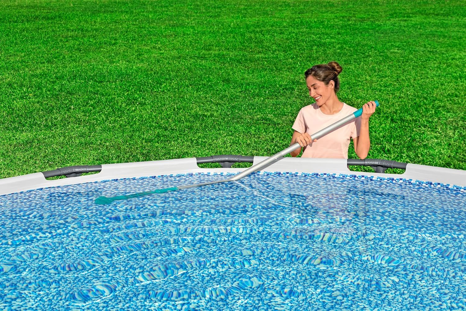 Aspirator de piscină cu baterie Bestway AquaSurge 251 cm