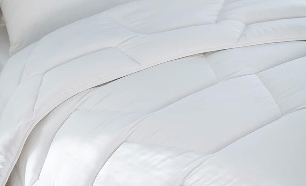 Abeil Couette Attitude Coton Légère 240 X 260 Cm Organic Quilt Attude Lightweight, bumbac, poliester, alb Plapumi si pilote Naty Shop