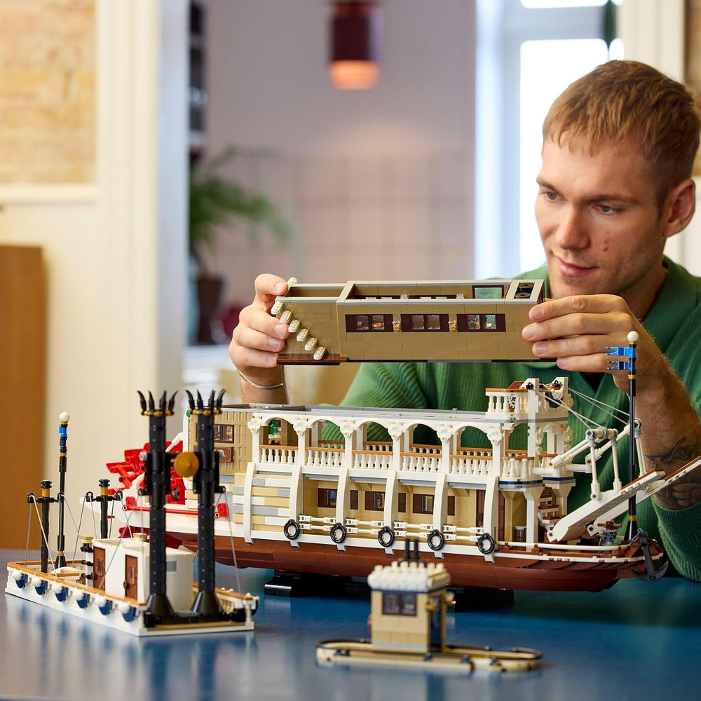 LEGO Ideas Flussraddampfer - Bauset für Erwachsene - Bootsmodell mit Innenraum & interaktiven Funktionen, inkl. funktionierendem Schaufelrad und Steuerung - DIY Geschenk für Männer und Frauen - 21356