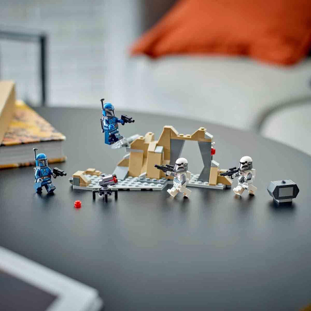 LEGO Star Wars: The Mandalorian Hinterhalt auf Mandalore Battle Pack, Abenteuer-Bauspielzeug für Kinder, Action-Spielset zum Sammeln, Geschenkidee für Jungen und Mädchen 75373