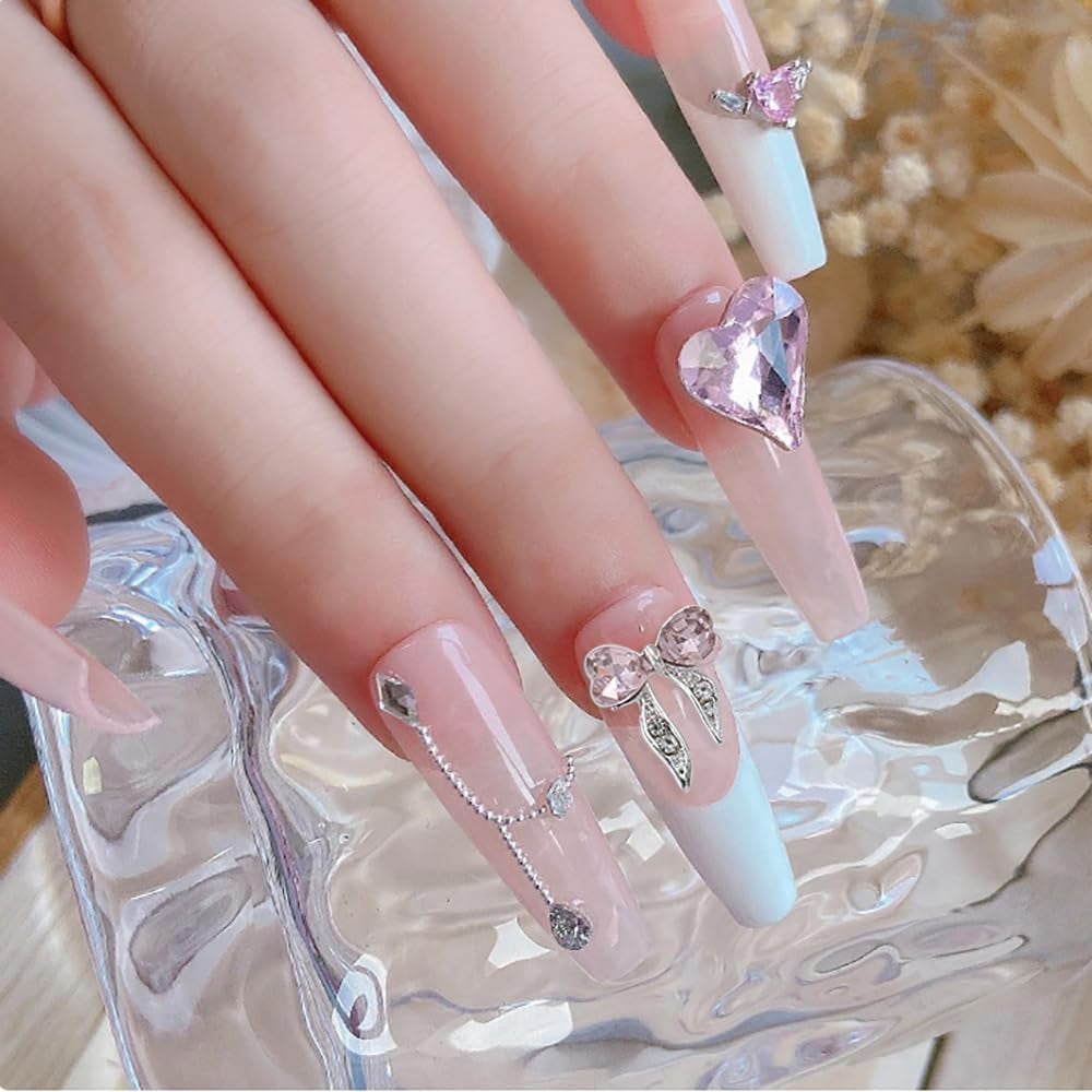 Luxus Rosa Diamant Nagel Charms 3D Butterfly Nail Art Charms Bow Nail Charms Y2K Heart Charms Nägel Zubehör Schmetterling Herz Schleife Nageldesign Edelsteine Strasssteine Glitzersteine Nagelschmuck