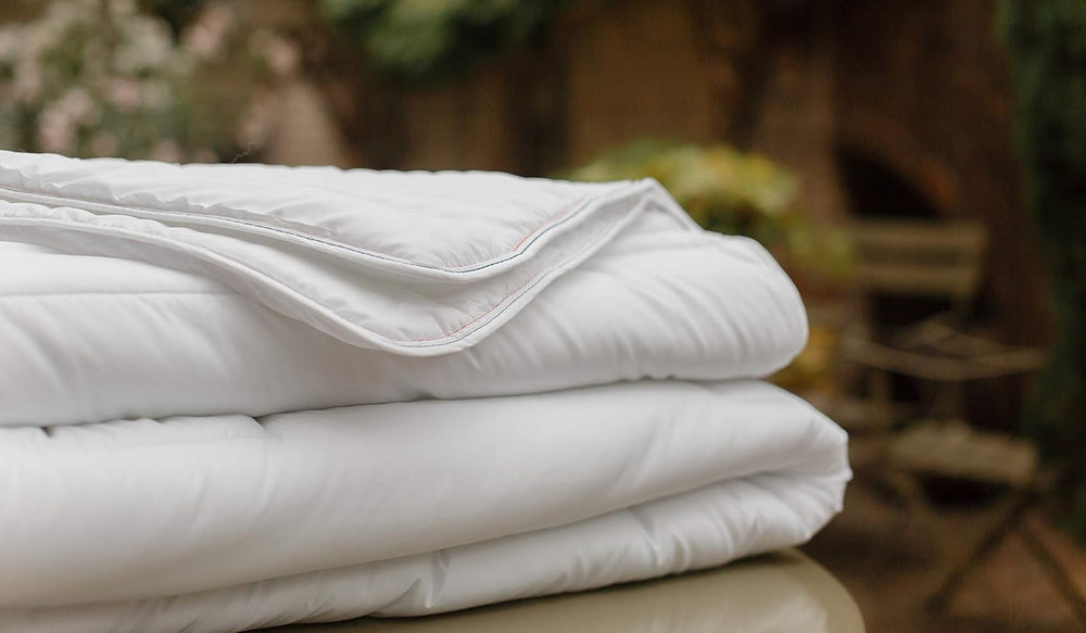 COLAS NORMAND – Umweltfreundliche Steppdecke – warm – 240 x 220 cm – Umschlag und Füllung aus recycelten Flaschen – weich, seidig und bequem – sorgfältige Herstellung. Steppdecken und Steppdecken Naty Shop