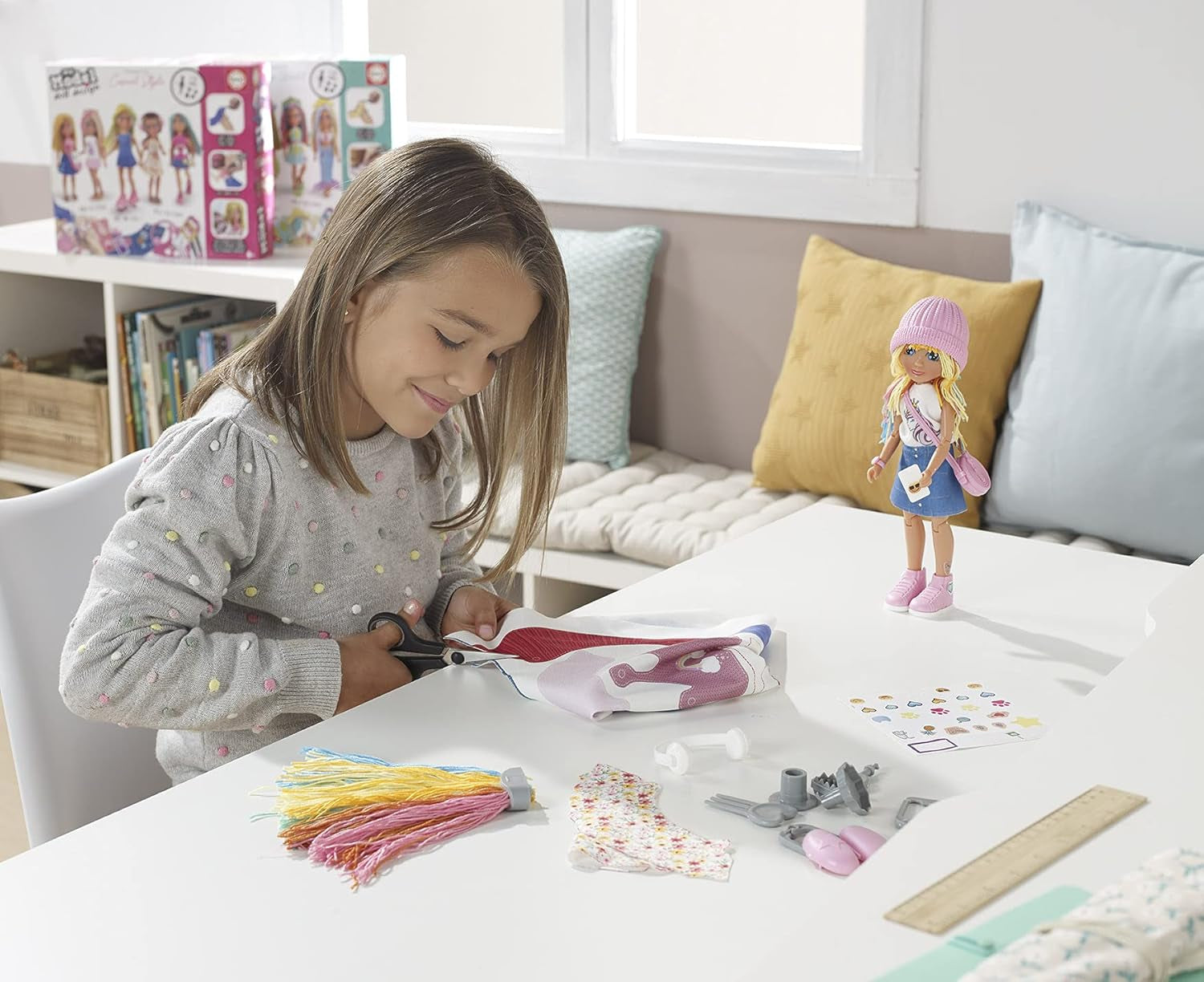 Educa 18368, My Model Doll Design Casual Puppe, DIY, Puppen selber Machen, Bastelset für Kinder ab 6 Jahren