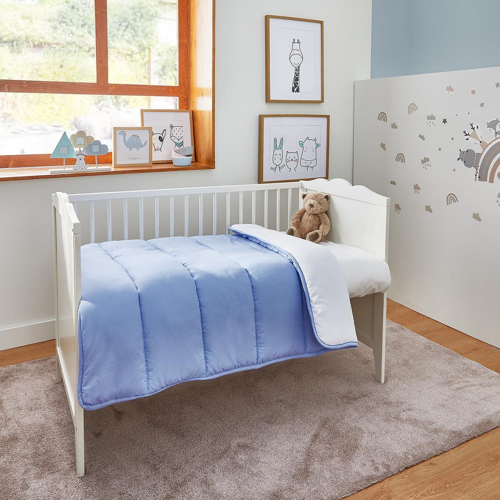 Pikolin Home - Wendedecke 300 G - Zweifarbige nordische Füllung - Für Kinderbett 60 - Federgefüllt, warm, atmungsaktiv, blau/weiß, 100 x 120 cm Steppdecken und Steppdecken Naty Shop