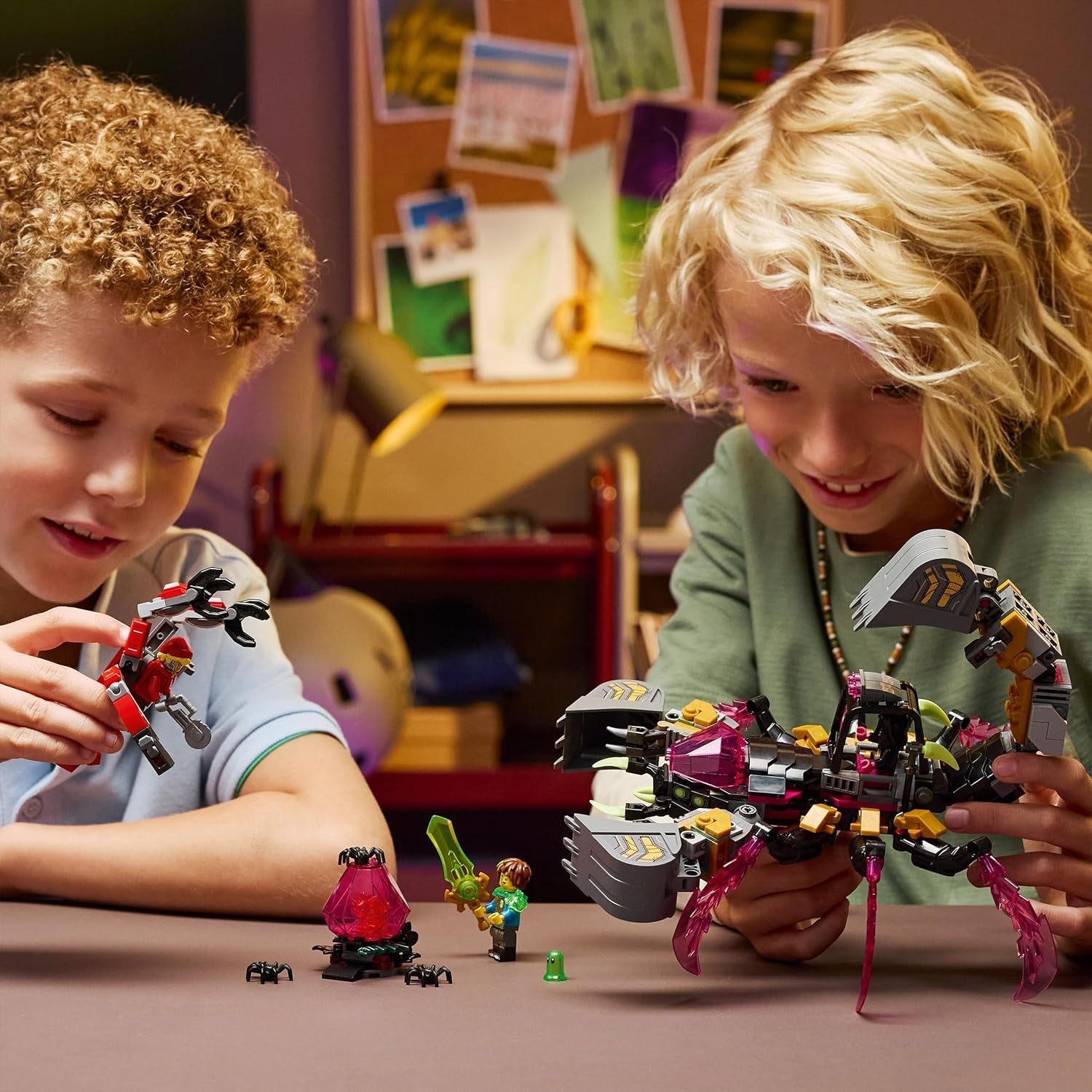 LEGO DREAMZzz 2in1 Albtraum-Skorpionbagger - Spielzeug in Wespenfigur verwandelbar - inkl. 3 Minifiguren und Einer sammelbaren orangefarbenen Schatz-Kreatur - Geschenk für Jungen ab 7 Jahren - 71513