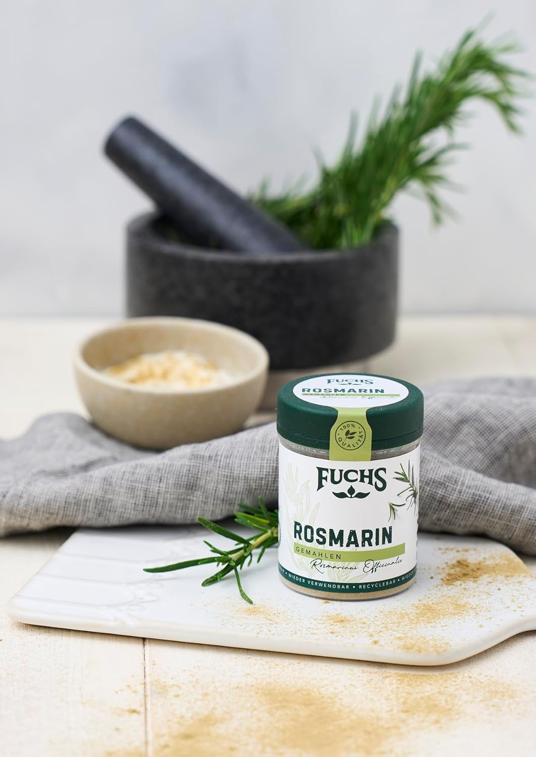 Fuchs Gewürze - Rosmarin gemahlen - zum Würzen von Fisch, Fleisch und Gemüse - natürliche Zutaten - 30 g in wiederverwendbarer, recyclebarer Dose