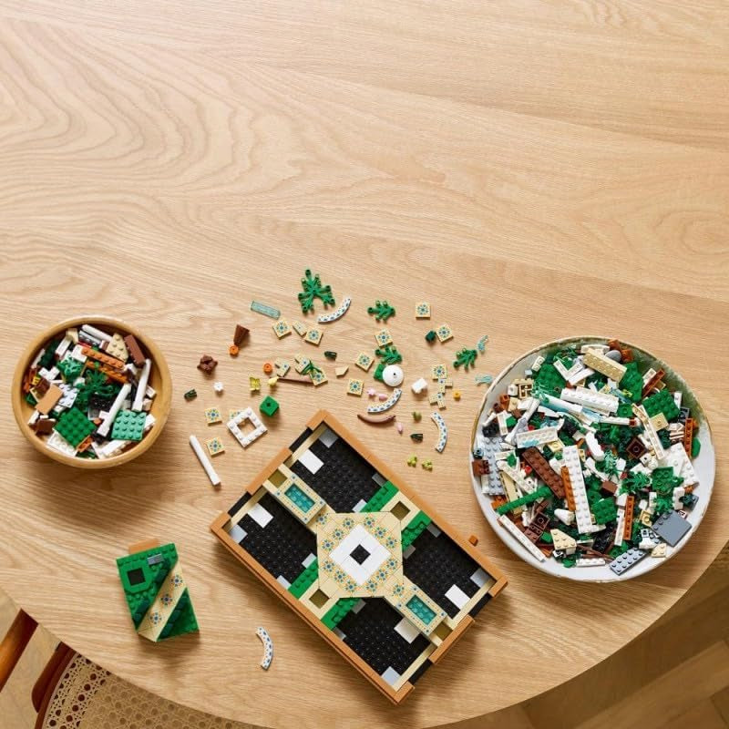 LEGO Icons Springbrunnengarten - Miniatur Bauset für Erwachsene mit Laubengängen, Zypressen, Bäumen, Weinreben, Blumen - Kreative Geschenkidee zum Geburtstag, Einweihung für Frauen, Männer - 10359