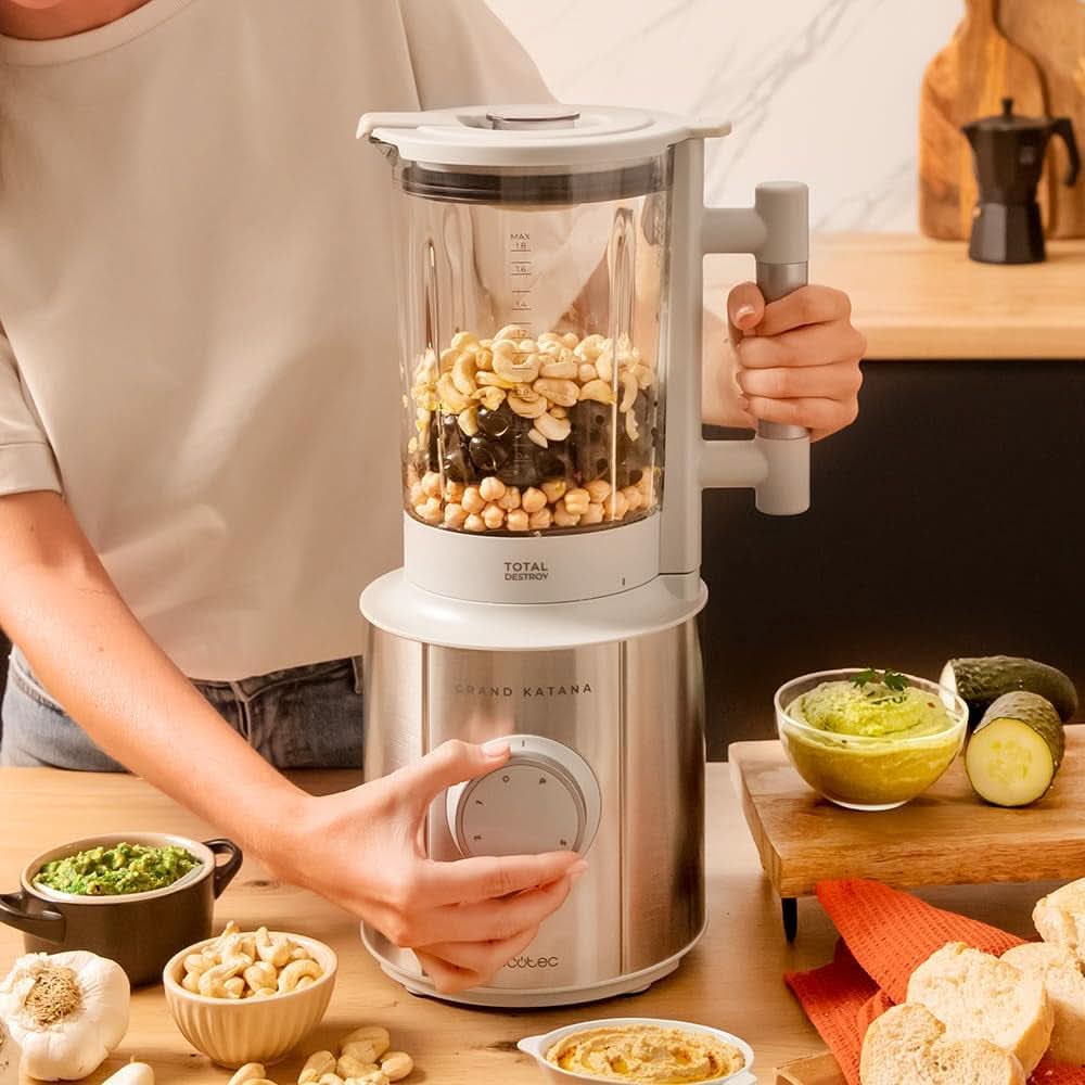 Cecotec Standmixer Grand Katana 2700MAX Total Destroy W. Maximalleistung 2700W, Gegenläufige Technologie, 8-Klingen-Messer Mit Schwarzer Titanbeschichtung, Thermoresistenter Krug 1.8L Mutter und Kind Naty Shop