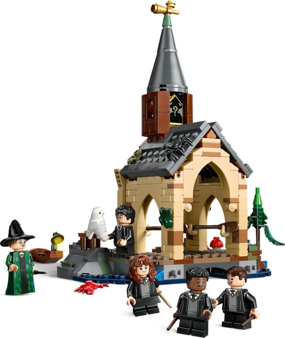 LEGO Harry Potter Hogwarts Castle Boathouse Model de jucărie pentru copii, include 2 bărci construibile și 5 mini figurine, cadou pentru fete, băieți și toți fanii de la 8 ani 76426 Seturi de constructie Besuche den LEGO-Store