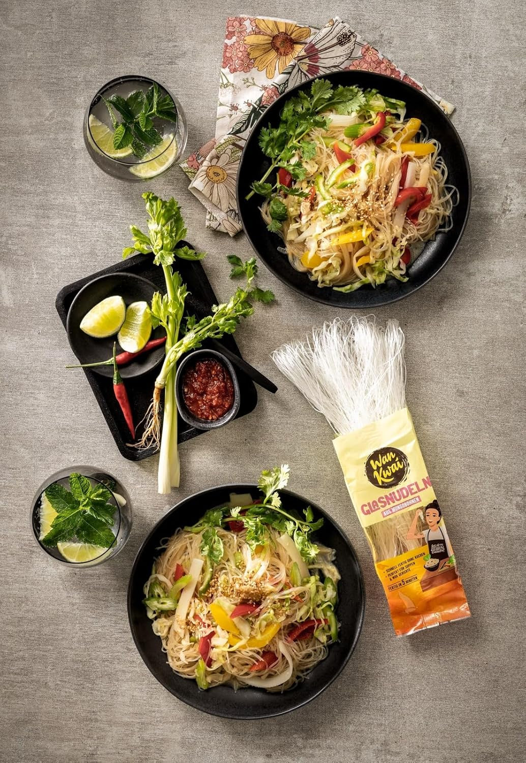 Wan Kwai Glasnudeln 100g – asiatische Gourmet-Vielfalt! Glutenfrei, hergestellt aus Mungobohnenstärke und Wasser. Ideal für Suppen, Wok-Gerichte und Salate. Zarte Textur, in 5 Minuten fertig.