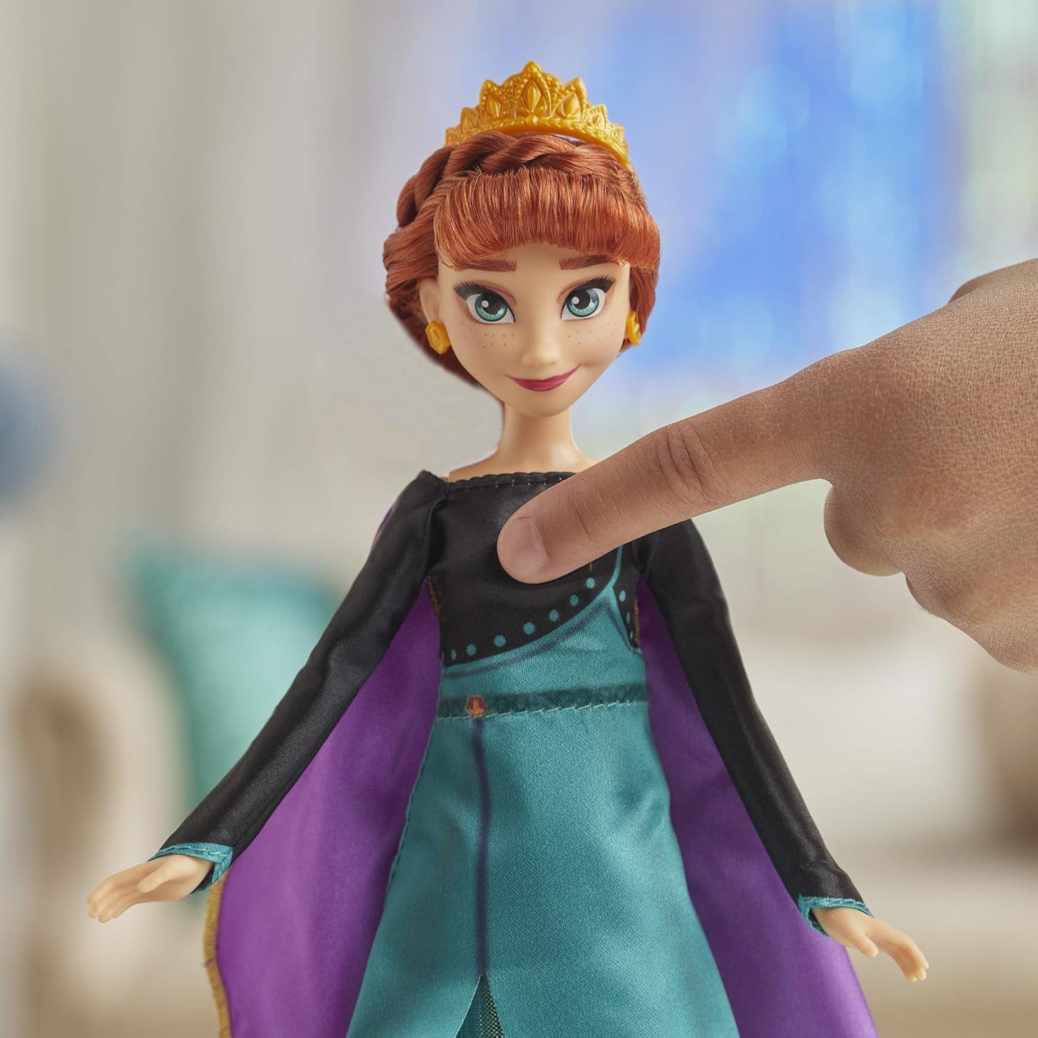 Disney Die Eiskönigin 2 – Puppe Disney Anna Singende (Französisch) im Outfit von Königin – 27 cm