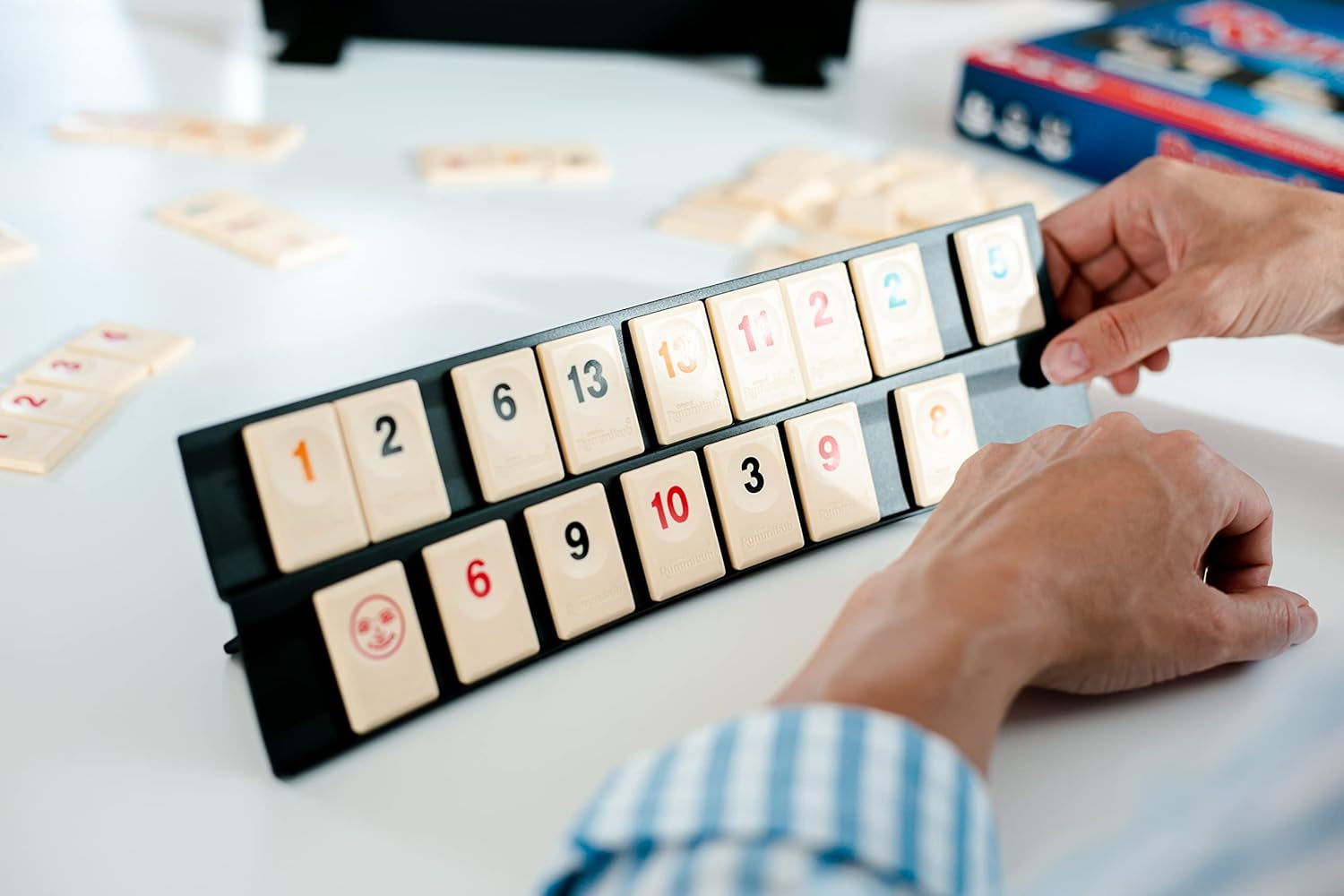 Jumbo Spiele Original Rummikub Classic - der Spieleklassiker unter den Gesellschaftsspielen - für Erwachsene und Kinder ab 7 Jahren JUM17571 Mehrfarbig 2,7 x 3,7 cm