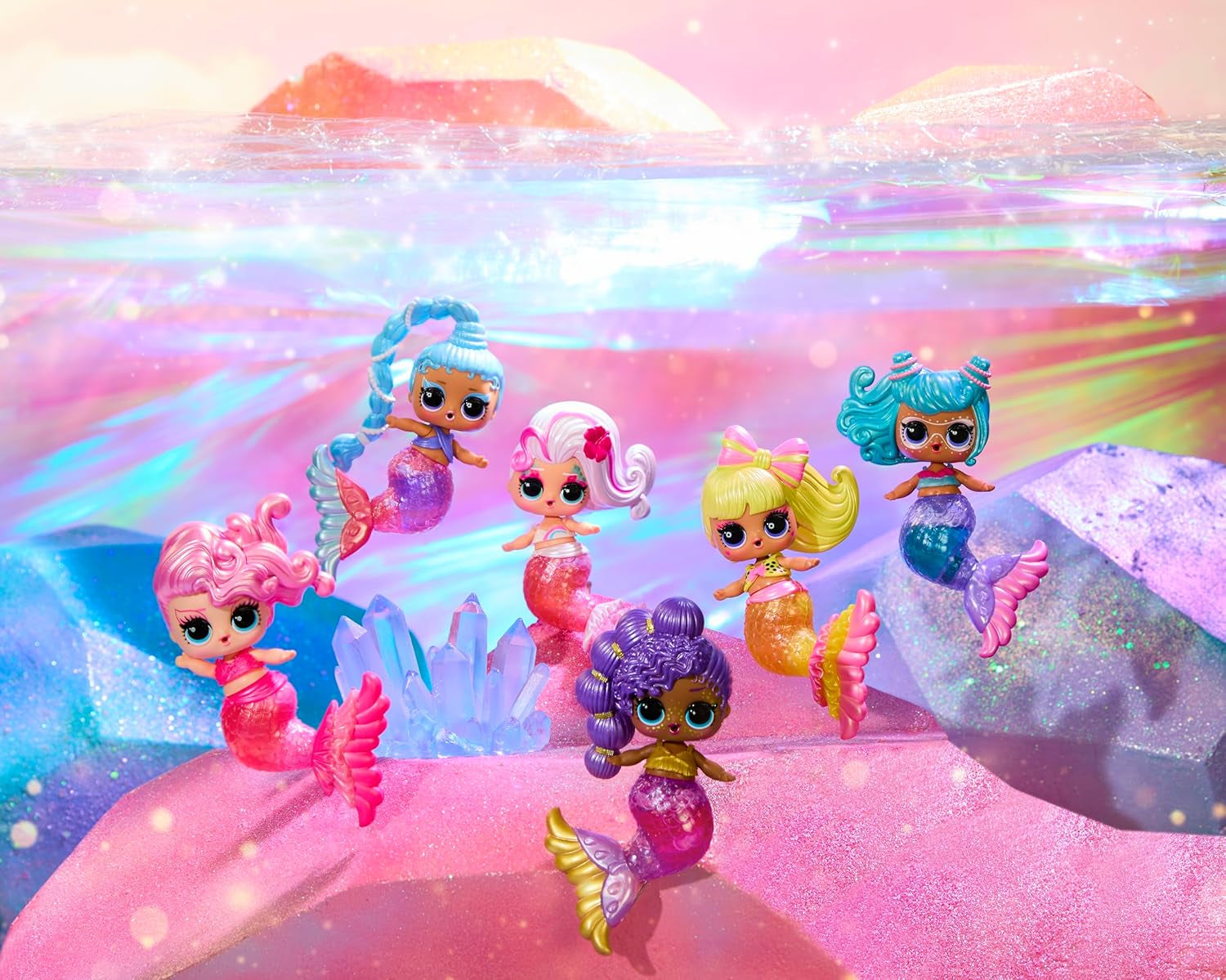 LOL Surprise! Mermaids Makeover Magic Tots – Luciu de buze adevărat pentru tine și păpușa ta, pentru a te crea singur, a amesteca și a crea machiaj, Joc distractiv cu apă, 6 păpuși de colecționat – Vârste 4+