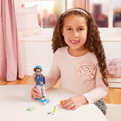 Lori - Thomas' Rollerset - Mini Junge Puppe & Roller Spielset - 15 cm große Puppe mit Fahrzeug und Zubehör - Kleidung, Helm, Ball, Rucksack - Spielzeug für Kinder - 3 Jahre +