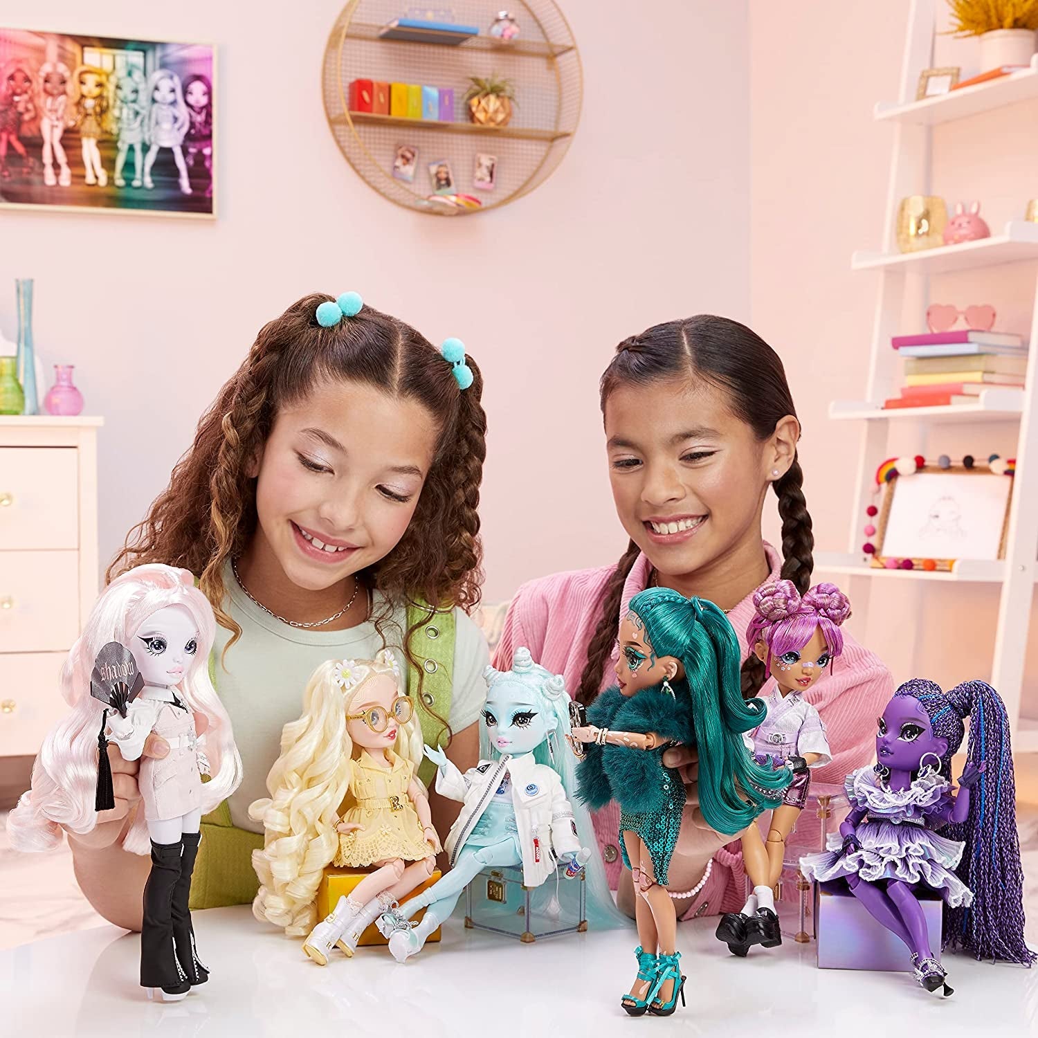 Rainbow High Shadow High - REXX McQueen - Schwarze Modepuppe mit modischem Outfit und mehr als 10 bunten Spielaccessoires - Ideal für Sammler und Kinder von 4-12 Jahren