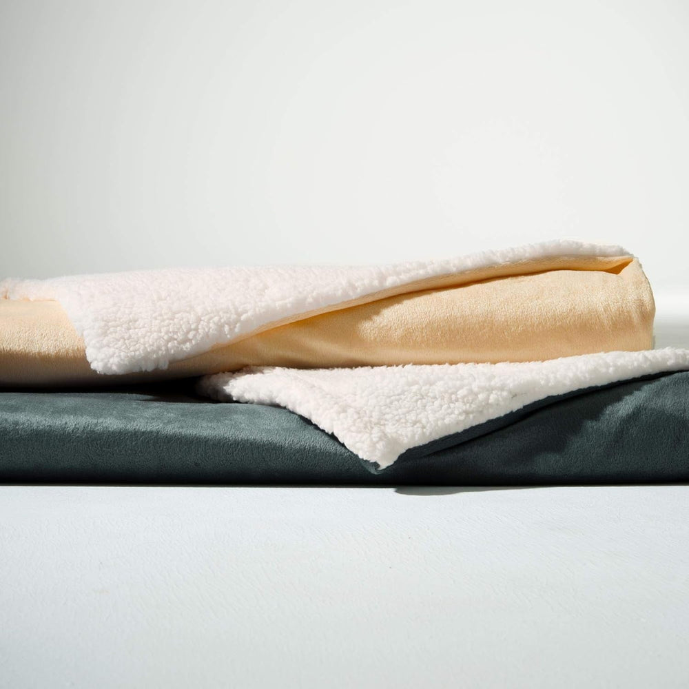 Aqua-Textil Fluffy cuddly pătură 150 X 200 Cm Gri Alb Melange Plush TV pătură Bedspread Sherpa Fleece Oeko-Tex Ottawa Paturi si Cuverturi Besuche den aqua-textil-Store Gri Nicki Lenjerie de pat 200 X 220 Cm
