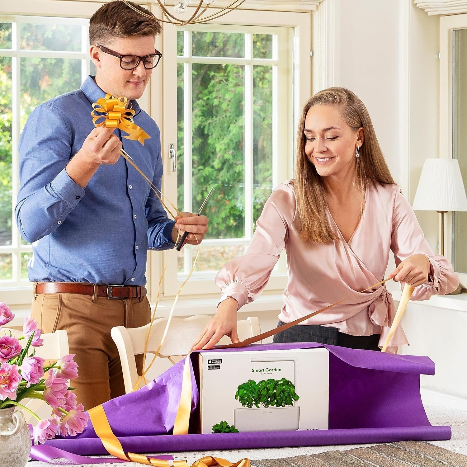 Click and Grow Growbox, Smart Garden, mai ușor decât un sistem de creștere hidroponic, grădină de interior, grădină de plante aromatice, seră de interior cu 3 capsule de plante incluse, alb