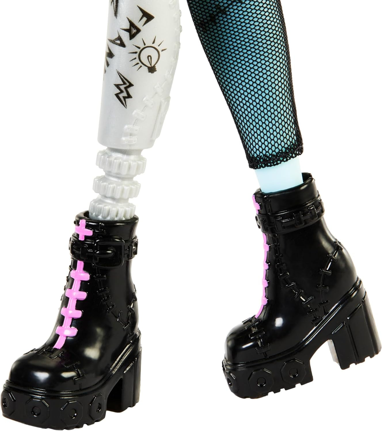Monster High Frankie Stein-Puppe in Jeansjacke und Shorts, zum Lieferumfang gehören auch Ihr Hund Watzie und Zubehörteile wie EIN Rucksack, EIN Snack und EIN Notizbuch, HXH73