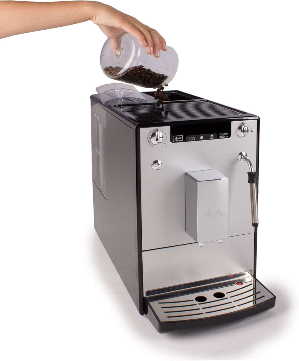 Melitta Solo & Milk - aparat de cafea subțire complet automat cu spumator de lapte, aparat de cafea cu rezervor de apă detașabil, de exemplu cafea sau cappuccino, argintiu