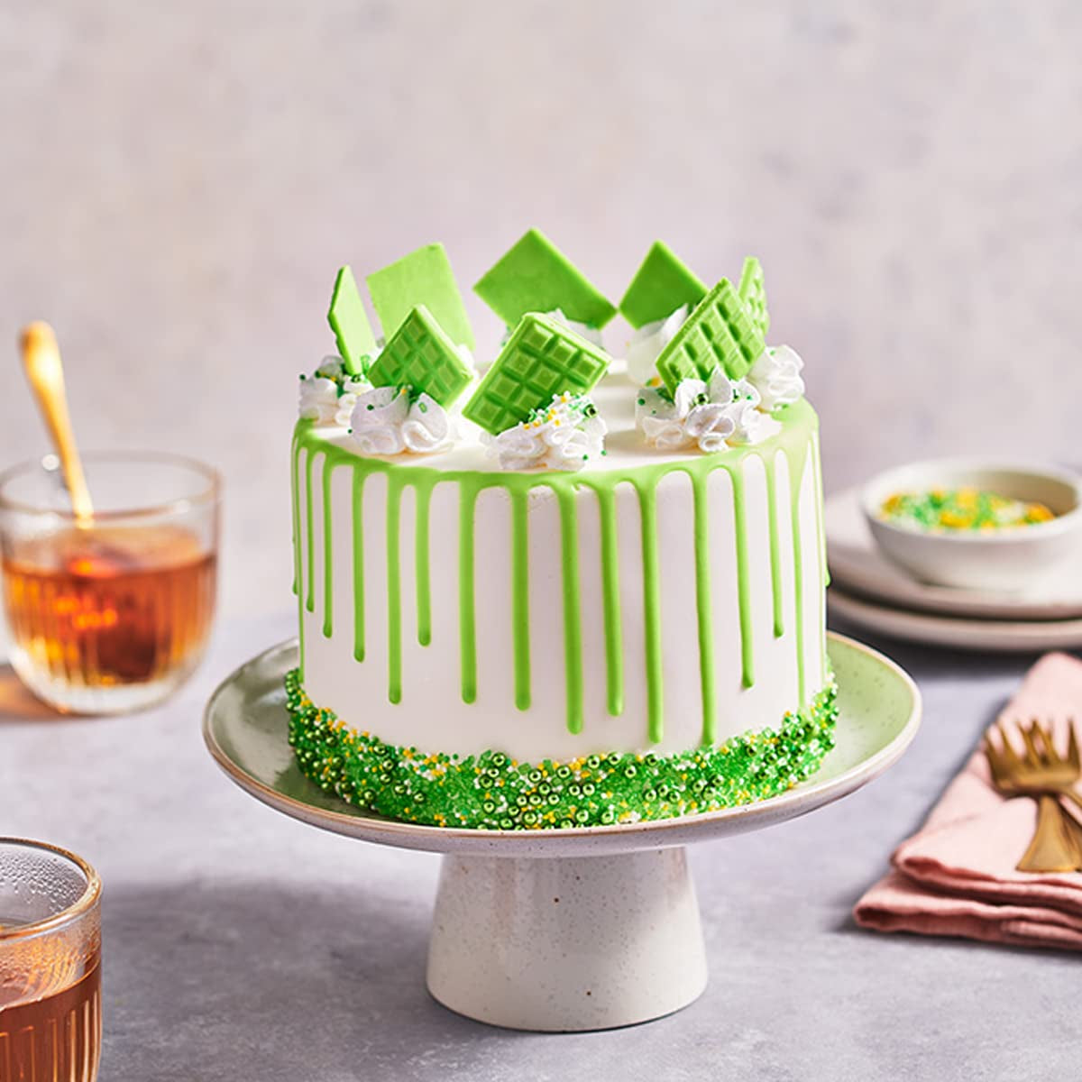 Funcakes Choco Drip Spring Green (Grün): Köstlicher Gesmack, Einfach Zu Verbenen, Perfekt Für Tropfkuchen, Drip Gesmack Nach Schokolade. Wiederverschließbare Packung 180 G. Mischung zum Backen und Kochen Naty Shop