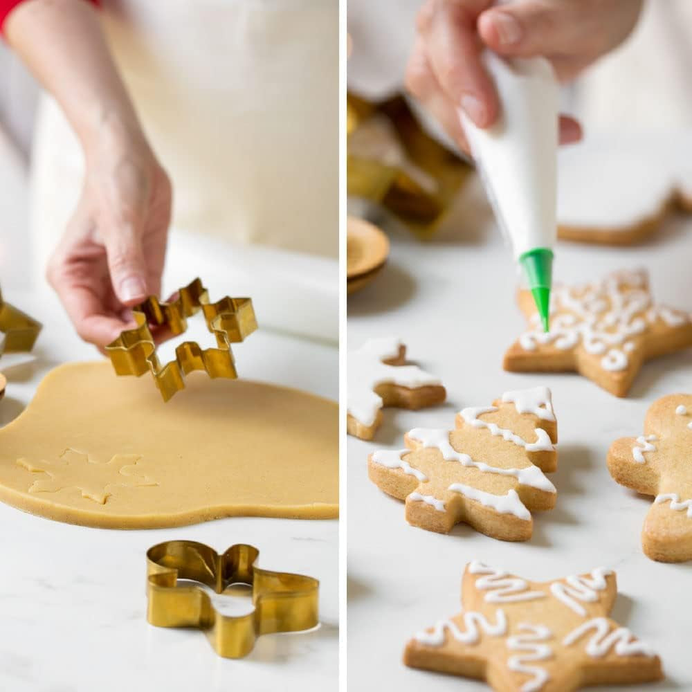 0255410 Forme de biscuiți de Crăciun, fabricate din oțel placat cu aur și plastic, setul ideal pentru decorațiuni din pastă de zahăr sau pastă de gumă, Fabricate în Italia, design original. Pachet de 5.