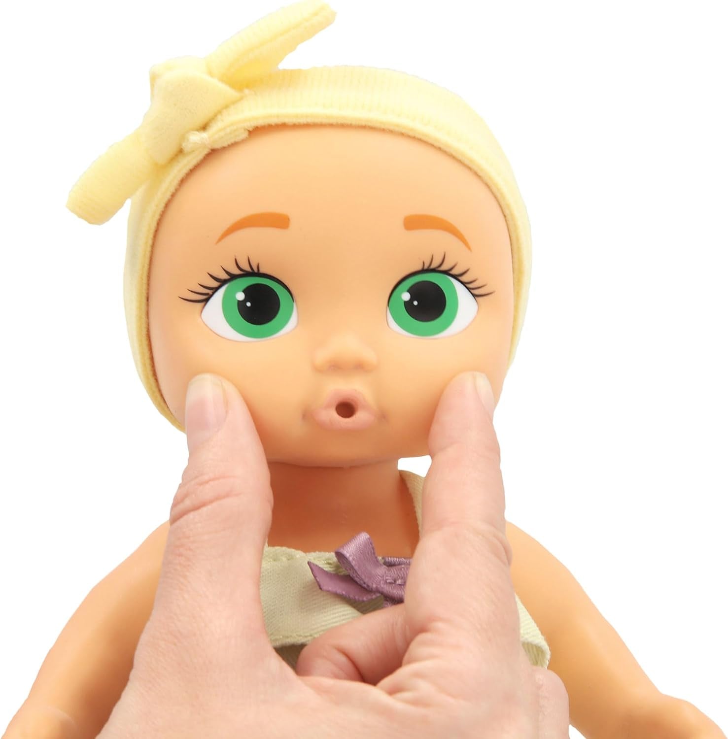 BE LOVED BABIES Minis Adri, in eine Mini-Größe, lebensechte Puppe, weiche Haut und enthält einen Schnuller und eine Flasche, komplett beweglich, Spielzeug für Kinder ab 18 Monaten