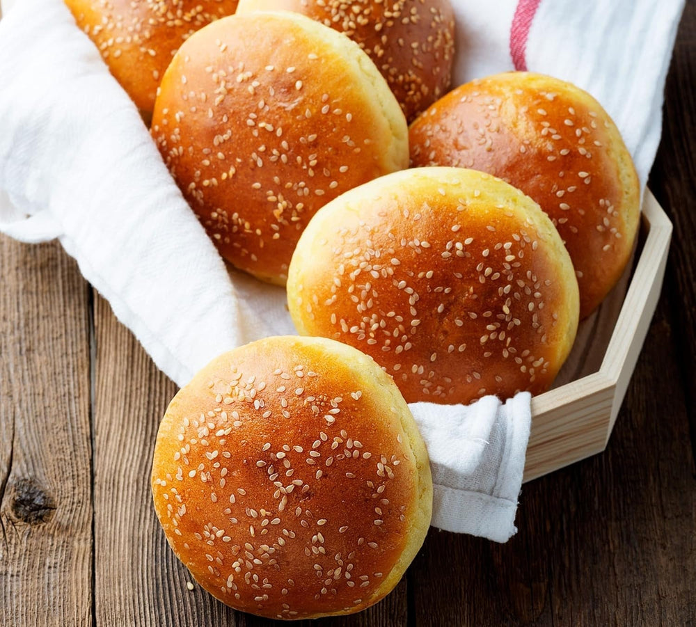 Hamburgerbrötchen, Perforiert, Antihaftbeschichte, 4 Runde Mulden Mit Je 12 Cm, Pfannengröße 28 X 28 Cm, 2,5 Cm Tief, Mittelgroß, Schwarz Formen und Tabletts zum Backen Naty Shop