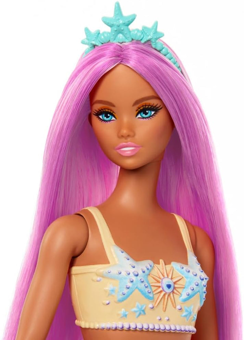 Păpușă Barbie Sirenă cu Păr și Bentiță Roz Fantezie, Păpușă cu Stea de Mare în Vârf și Înotătoare Codală Portocalie Moale, HRR05