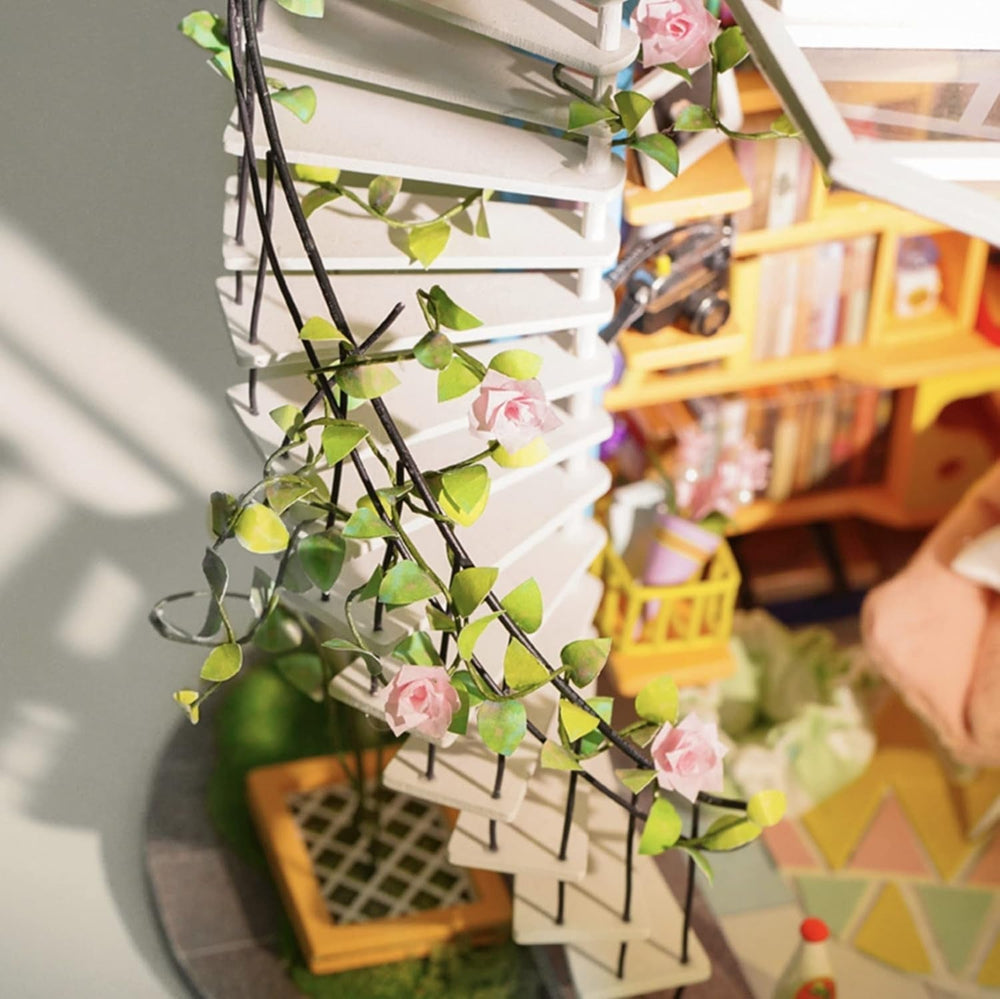 Robotime DG12 Rolife Dora'S Loft Miniatur-Puppenhaus aus Holz, Metall, Stoff und Pappe, Größe: 23 x 16 x 26 cm, 248 Teile Puppenhäuser Naty Shop