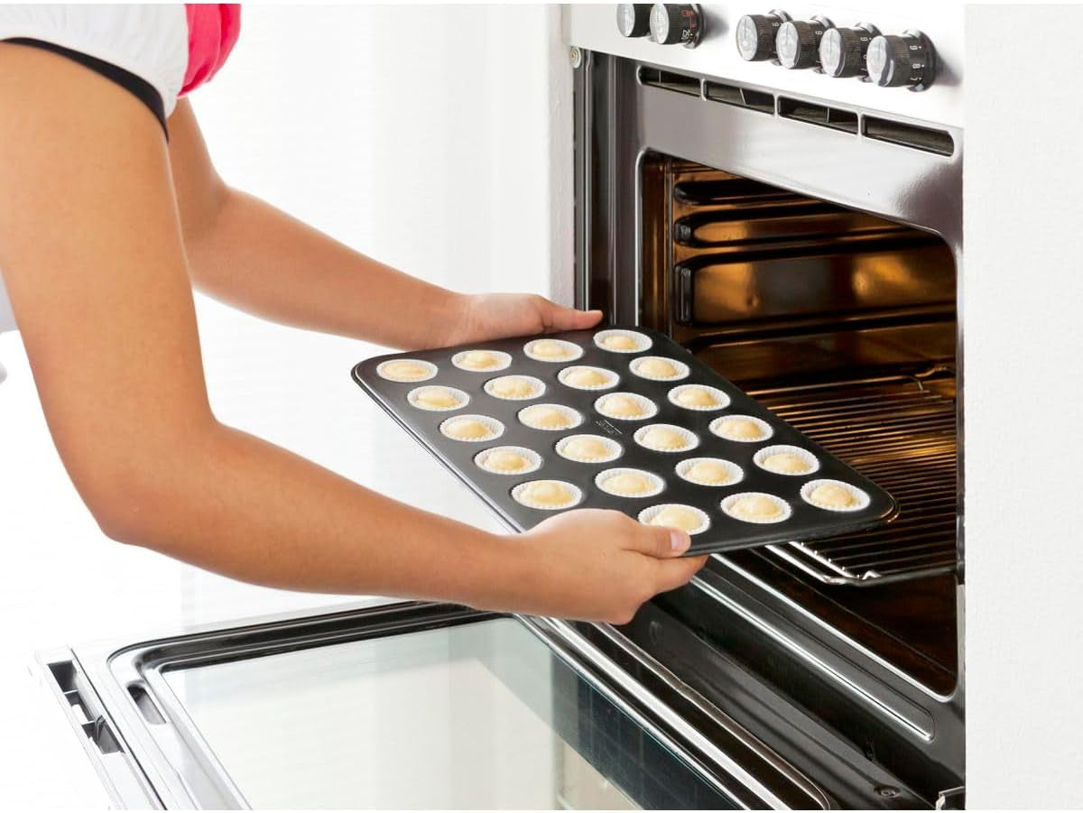 Zenker 6541 Black Metallic 24Er Mini-Muffinform – Antihaftbeschichte Für Perfekte Mini-Muffins, Ø 4,5 cm, ​​Made in Germany Formen und Backbleche Naty Shop